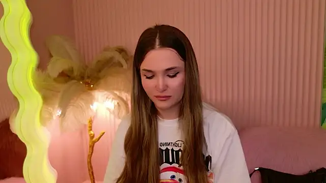 Lina Sinerz online show from April 1, 2026, 9:01 pm