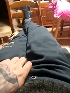 barbone15 online show from March 16, 2026, 4:07 am