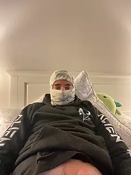 phantom898983 online show from April 9, 2026, 5:29 am