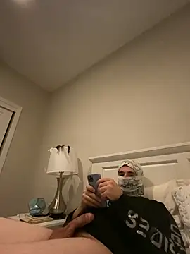 phantom898983 online show from April 14, 2026, 7:58 am