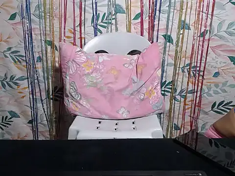 HotCreamyPussy4u online show from January 10, 2026, 4:14 am