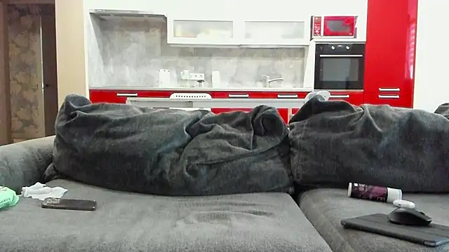 OliviaMuur online show from March 10, 2026, 5:12 am