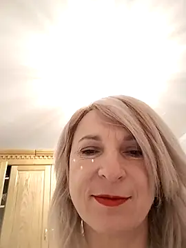 AhlyssaLove1155 online show from May 10, 2026, 7:41 pm