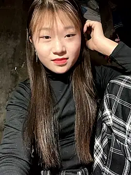 hinata-xx online show from February 19, 2026, 9:05 am