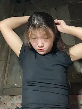 hinata-xx online show from April 16, 2026, 2:40 pm