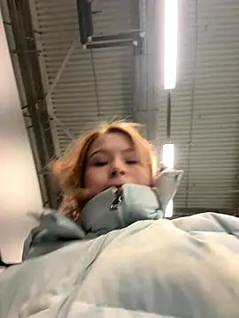  Little Ginger online show from December 17, 2025, 4:29 am