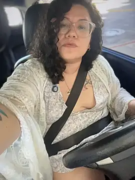 Snapshot of VanesssaMilf_ chatting on January 6, 2026, 1:48 pm VanesssaMilf online show from January 6, 2026, 1:48 pm