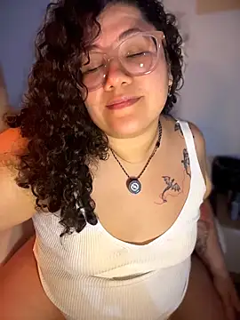 VanesssaMilf  online show from April 8, 2026, 12:32 am