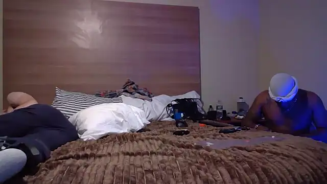 cosmiccloudpig online show from January 19, 2026, 7:56 am