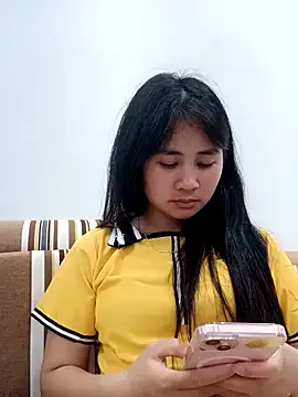 Him MountainGirl online show from April 7, 2026, 12:05 pm