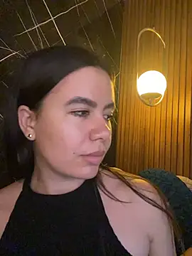 ValentinaEliot online show from April 4, 2026, 4:22 am