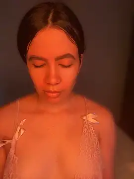 ValentinaEliot online show from April 28, 2026, 1:04 am