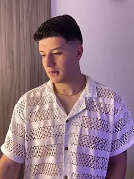 Goldenknight33 online show from February 12, 2026, 2:23 pm