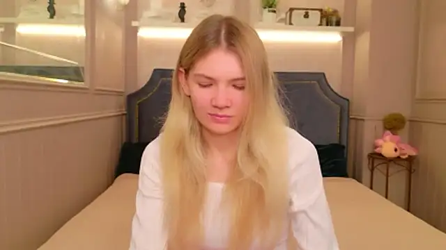 Snapshot of Vivien_Hans chatting on June 19, 2026, 9:29 pm Vivien Hans online show from June 19, 2026, 9:29 pm