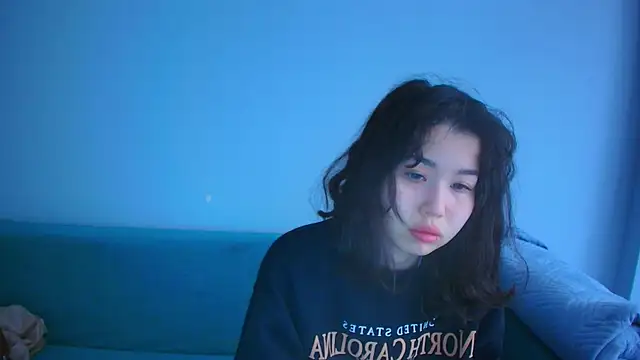 kimyjina online show from April 20, 2026, 3:09 am