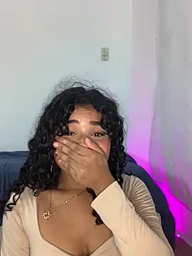 ladulcemary  online show from March 16, 2026, 7:07 pm