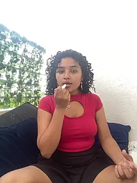 ladulcemary  online show from March 29, 2026, 7:25 pm