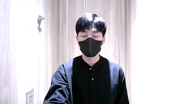 kimze7 online show from March 12, 2026, 2:07 am