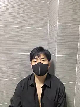 kimze7 online show from April 11, 2026, 1:37 pm