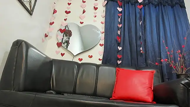 Snapshot of CaramelDesire chatting on February 19, 2026, 1:07 pm CaramelDesire online show from February 19, 2026, 1:07 pm