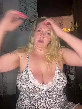 Snapshot of JenniferCarmen chatting on February 4, 2026, 6:03 pm JenniferCarmen online show from February 4, 2026, 6:03 pm