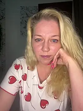 Snapshot of JenniferCarmen chatting on February 7, 2026, 12:03 am JenniferCarmen online show from February 7, 2026, 12:03 am