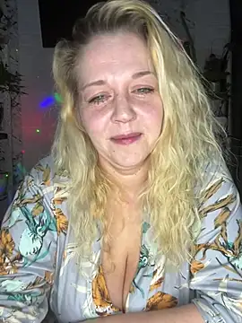 JenniferCarmen online show from March 28, 2026, 1:54 pm