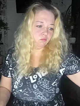 JenniferCarmen online show from April 7, 2026, 1:44 pm