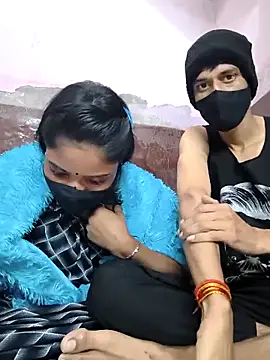 Snapshot of couplegk71 chatting on February 2, 2026, 2:27 pm couplegk71 online show from February 2, 2026, 2:27 pm