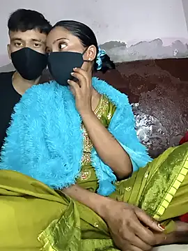 Snapshot of couplegk71 chatting on February 16, 2026, 3:30 pm couplegk71 online show from February 16, 2026, 3:30 pm