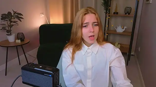 Bella xBaby online show from December 15, 2025, 1:26 pm