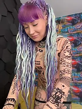 Tattoo  Moon online show from April 23, 2026, 12:01 am