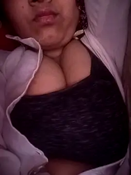 pihuu1313 online show from April 13, 2026, 5:18 pm