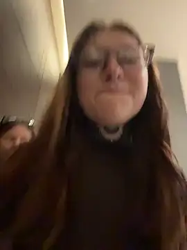 FionaMurr online show from March 12, 2026, 1:23 am