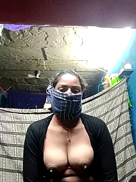 Poonam8080 online show from December 15, 2025, 9:08 pm