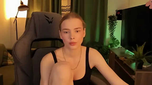 BellaHaadiid online show from January 13, 2026, 9:47 am