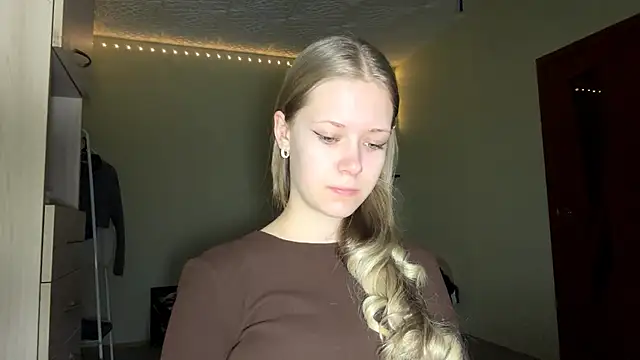 ZaidaSchwarten online show from February 10, 2026, 5:22 am