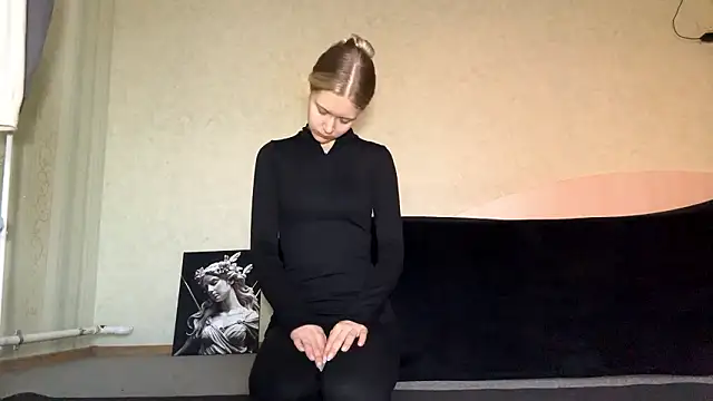 ZaidaSchwarten online show from March 5, 2026, 5:03 am