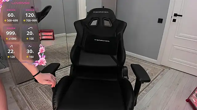 lovelymikky online show from February 28, 2026, 3:18 am