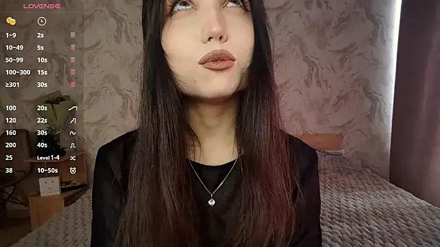 Qwami Amie online show from April 6, 2026, 9:43 am