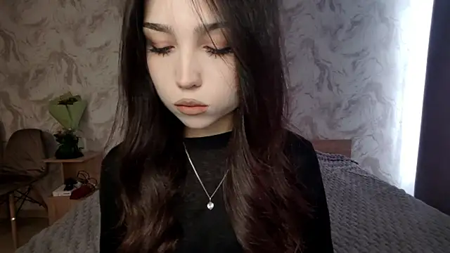 Qwami Amie online show from April 13, 2026, 7:36 am