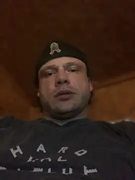 Snapshot of Ldnick69 chatting on April 11, 2026, 7:45 am Ldnick69 online show from April 11, 2026, 7:45 am