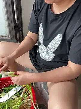 Yumi69 online show from March 31, 2026, 1:29 am