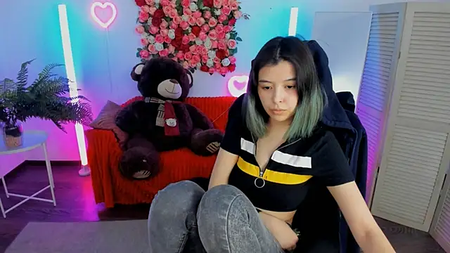 SirenMystiq online show from June 15, 2026, 10:17 am