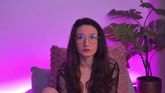 Snapshot of TheaMalekoo chatting on April 9, 2026, 6:30 am TheaMalekoo online show from April 9, 2026, 6:30 am