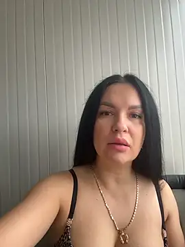 Snapshot of MeganBlueq chatting on February 4, 2026, 9:37 am MeganBlueq online show from February 4, 2026, 9:37 am