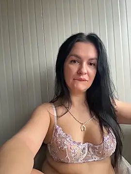 Snapshot of MeganBlueq chatting on February 5, 2026, 12:54 pm MeganBlueq online show from February 5, 2026, 12:54 pm