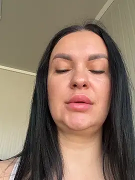 Snapshot of MeganBlueq chatting on April 3, 2026, 8:45 am MeganBlueq online show from April 3, 2026, 8:45 am