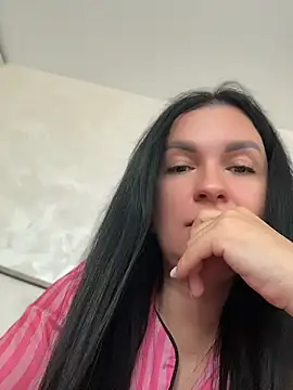 Snapshot of MeganBlueq chatting on April 15, 2026, 12:23 pm MeganBlueq online show from April 15, 2026, 12:23 pm