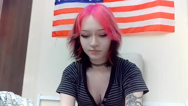 Snapshot of Shine_Luna chatting on February 20, 2026, 9:59 pm Shine Luna online show from February 20, 2026, 9:59 pm